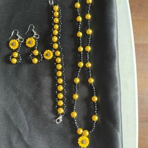 Elegant Black and Gold sunflower Jewelry Set